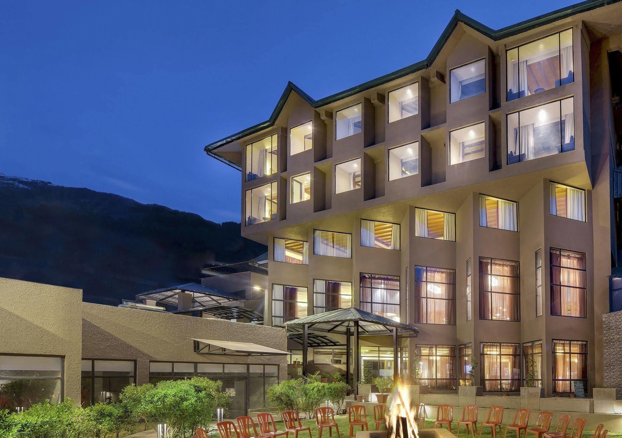 Sterling Manali Hotel Exterior photo