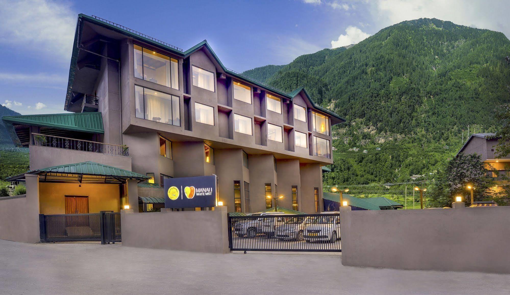 Sterling Manali Hotel Exterior photo